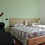 Alojamento de Acomodação e Pequeno-almoço Sari 4*