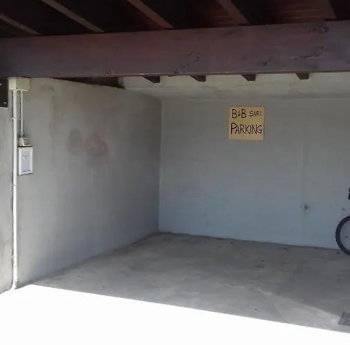 לינה וארוחת בוקר Sari